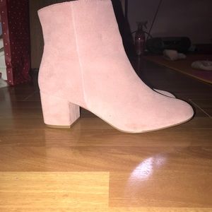 urban outfitters thelma suede boots pink